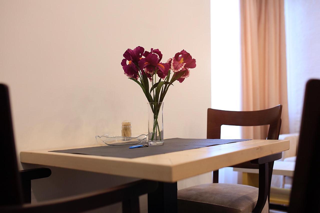 Bella Apartments Kruševac Eksteriør billede